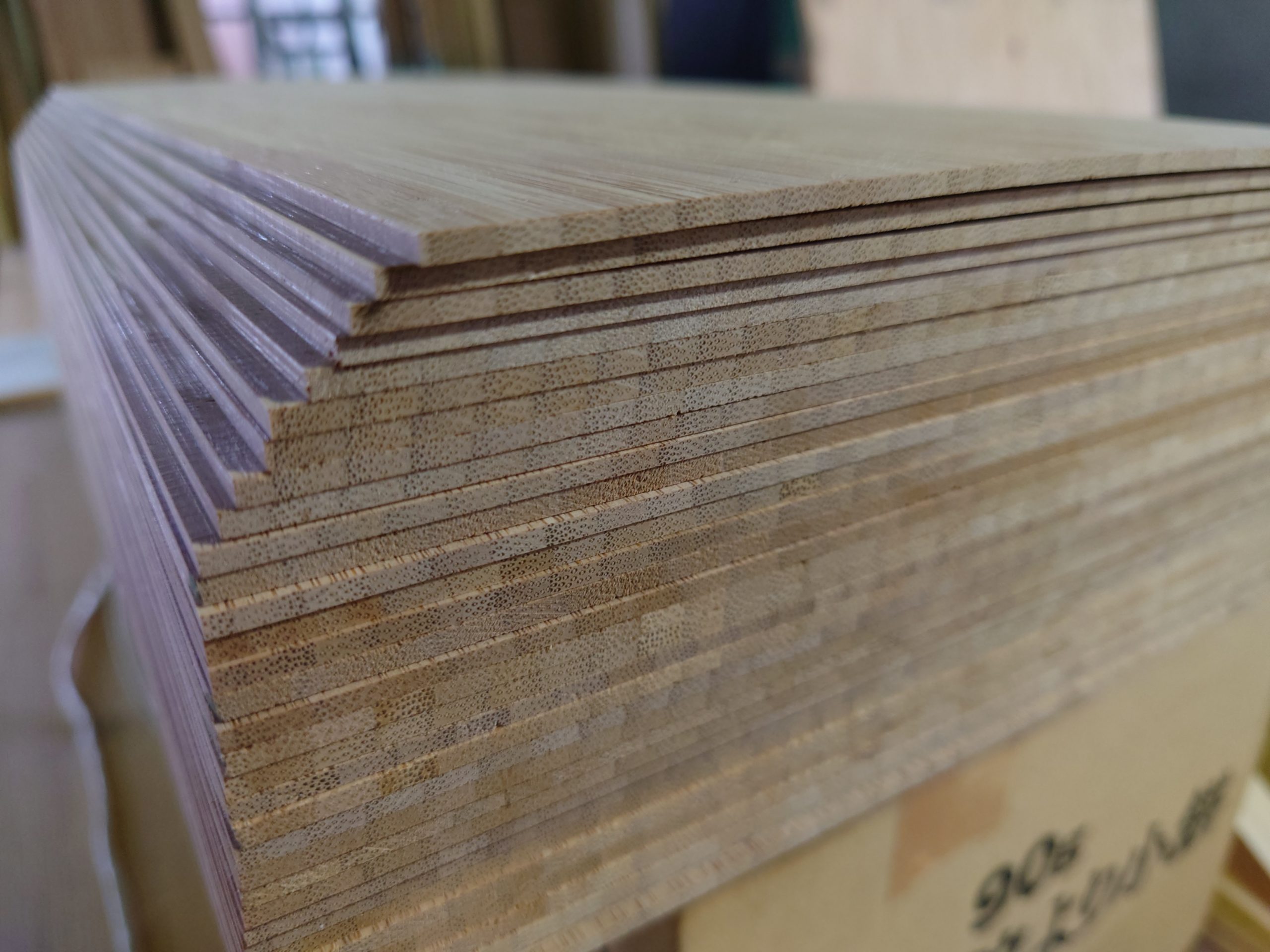竹集成材の挽き板です