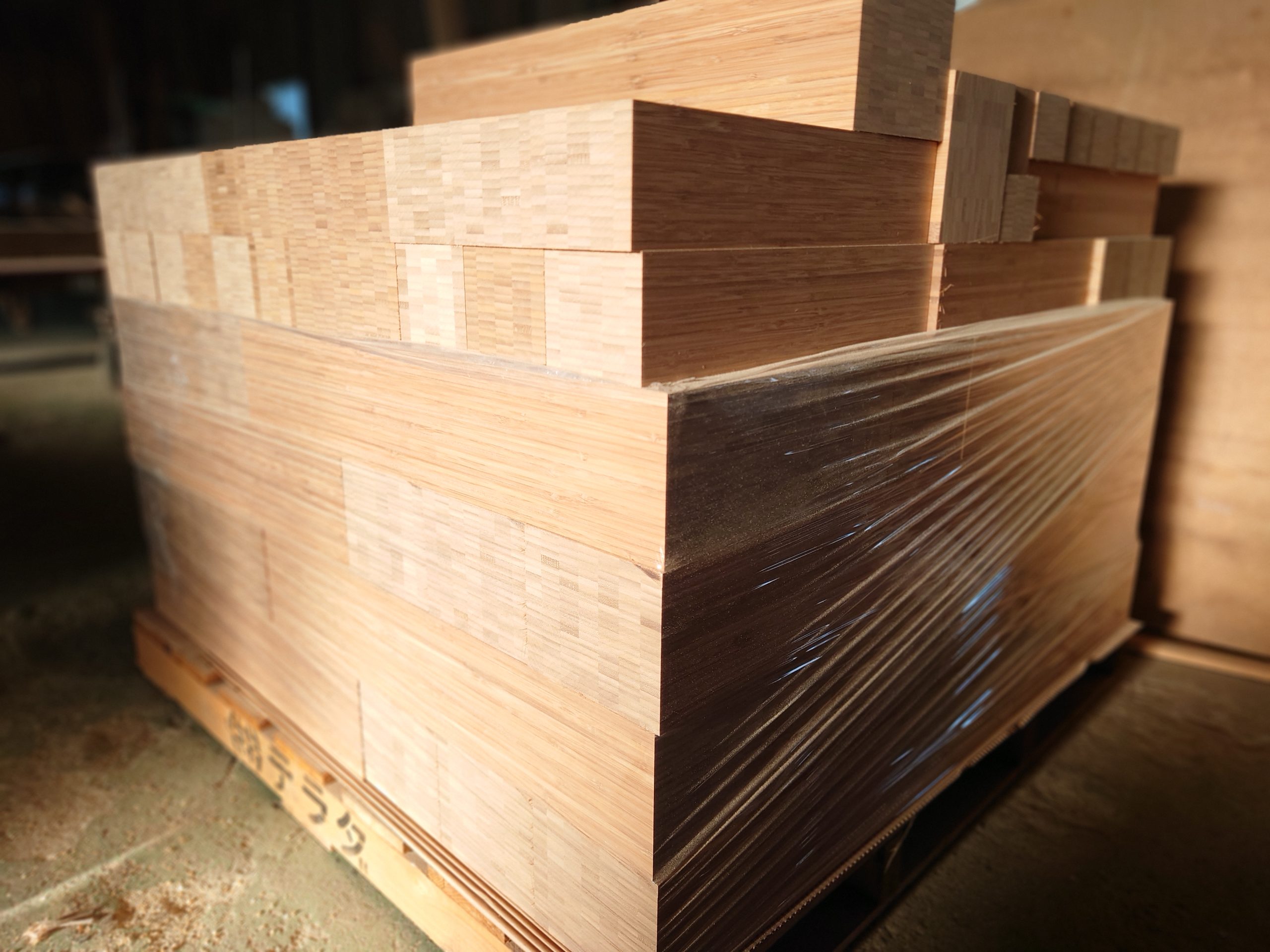 竹集成材で製作したブロックです